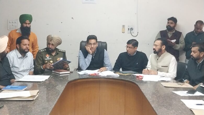 ਸਰਕਾਰੀ ਯੋਜਨਾਵਾਂ ਅਧੀਨ ਚੱਲ ਰਹੇ ਸਾਰੇ ਪ੍ਰੋਜੈਕਟ ਨਿਰਧਾਰਤ ਸਮੇਂ ਅੰਦਰ ਅਤੇ ਗੁਣਵੱਤਾ ਮਿਆਰਾਂ ਅਨੁਸਾਰ ਮੁਕੰਮਲ ਕੀਤੇ ਜਾਣ – ਸ਼੍ਰੀ ਅਦਿੱਤਿਆ ਡੇਚਲਵਾਲ 