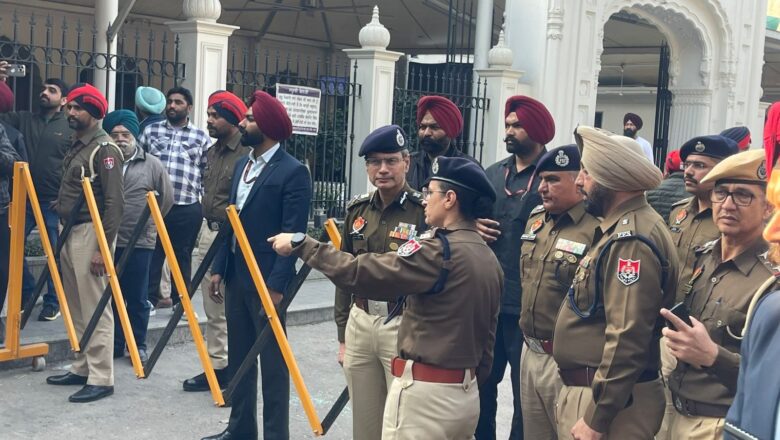 ਲੱਕੀ ਓਬਰਾਏ ਕਤਲ ਕੇਸ: ਡੀਜੀਪੀ ਗੌਰਵ ਯਾਦਵ ਨੇ ਵਾਰਦਾਤ ਵਾਲੀ ਥਾਂ ਦਾ ਲਿਆ ਜਾਇਜ਼ਾ; ਦੋਸ਼ੀਆਂ ਨੂੰ ਸਖ਼ਤ ਸਜ਼ਾ ਦਿਵਾਉਣ ਦਾ ਦਿੱਤਾ ਭਰੋਸਾ