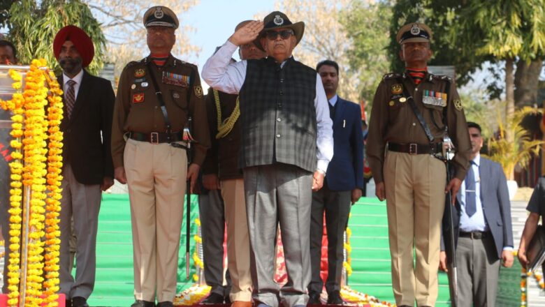 ਬੀ.ਐਸ.ਐਫ ਖੜਕਾਂ ਕੈਂਪ ਵਿਖੇ ਨਵੀਂਆਂ ਮਹਿਲਾ ਕਾਂਸਟੇਬਲਾਂ ਲਈ ਇੱਕ ਸ਼ਾਨਦਾਰ ਪਾਸਿੰਗ ਆਊਟ ਪਰੇਡ ਦਾ ਆਯੋਜਨ