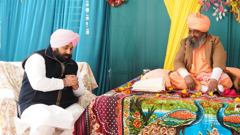 ਹਰਜੋਤ ਸਿੰਘ ਬੈਂਸ ਕੈਬਨਿਟ ਮੰਤਰੀ ਮਾਣਕਪੁਰ ਰਵਿਦਾਸ ਮੰਦਿਰ ਵਿੱਚ ਹੋਏ ਨਤਮਸਤਕ