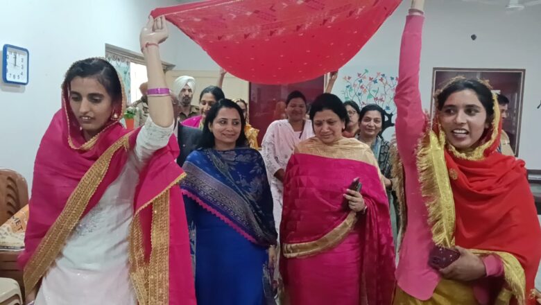 ਤਕਨੀਕੀ ਯੁੱਗ ਵਿਚ ਵਿਦਿਆਰਥਣਾਂ ਨੂੰ ਪੰਜਾਬ ਦੀ ਗੌਰਵਮਈ ਵਿਰਾਸਤ ਨਾਲ ਜੋੜਨਾ ਸ਼ਲਾਘਾਯੋਗ ਉਪਰਾਲਾ: ਡਿਪਟੀ ਕਮਿਸ਼ਨਰ ਨਵਜੋਤ ਕੌਰ