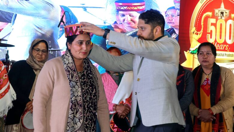 अंतरराष्ट्रीय महाशिवरात्रि महोत्सव की चौथी सांस्कृतिक संध्या में वीर नारियों व वीर माताओं को किया गया सम्मानित