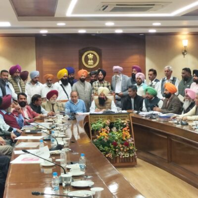 ਜਸਵੀਰ ਸਿੰਘ ਗੜ੍ਹੀ ਨੇ ਪੰਜਾਬ ਦੀਆਂ ਸਮੂਹ ਐਸ.ਸੀ. ਮੁਲਾਜਮ ਜਥੇਬੰਦੀਆਂ ਦੀਆਂ ਮੁਸ਼ਕਲਾਂ ਸੁਣੀਆਂ