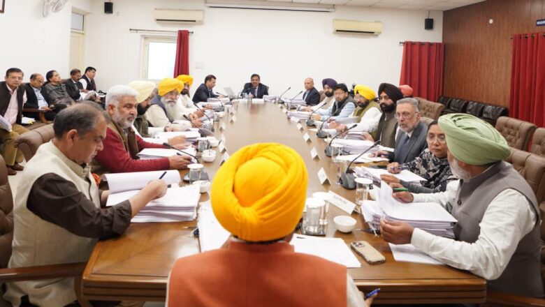 ਮੁੱਖ ਮੰਤਰੀ ਭਗਵੰਤ ਸਿੰਘ ਮਾਨ ਦੀ ਅਗਵਾਈ ਵਿੱਚ ਵਜ਼ਾਰਤ ਵੱਲੋਂ ‘ਪੰਜਾਬ ਸਰਕਾਰ ਖੁਰਾਕ ਪ੍ਰੋਗਰਾਮ’ ਦੇ ਇਤਿਹਾਸਕ ਫੈਸਲੇ ਨੂੰ ਹਰੀ ਝੰਡੀ, ਐਨ.ਐਫ.ਐਸ.ਏ. ਅਧੀਨ 40 ਲੱਖ ਪਰਿਵਾਰਾਂ ਨੂੰ ਕਣਕ, ਦਾਲ, ਖੰਡ, ਤੇਲ ਅਤੇ ਲੂਣ ਮਿਲੇਗਾ