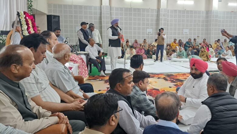 ਸਵ. ਸਲੋਚਨਾ ਦੇਵੀ ਨਮਿਤ ਗਰੁੜ ਪੁਰਾਣ ਦੇ ਪਾਠ ਦੇ ਭੋਗ ਅਤੇ ਅੰਤਿਮ ਅਰਦਾਸ ਮੌਕੇ ਵੱਡੀ ਗਿਣਤੀ ਸ਼ਖਸੀਅਤਾਂ ਵੱਲੋਂ ਸ਼ਰਧਾਂਜਲੀਆਂ ਭੇਟ