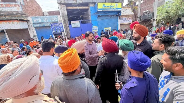 ਵਿਧਾਇਕ ਸ਼ੈਰੀ ਕਲਸੀ ਨੇ ਕਾਹਨੂੰਵਾਨ ਚੌਂਕ ਬਟਾਲਾ ਨੇੜੇ ਜ਼ਮੀਨੀ ਪੱਧਰ ਦੇ ਉੱਪਰ ਪਹੁੰਚ ਕੇ ਐਲ.ਪੀ.ਜੀ ਸਿਲੰਡਰ ਸਪਲਾਈ ਦਾ ਜਾਇਜ਼ਾ ਲਿਆ