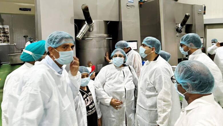 ਕੈਬਨਿਟ ਮੰਤਰੀ ਸੰਜੀਵ ਅਰੋੜਾ ਨੇ ਰਾਜਪੁਰਾ ਵਿੱਚ ਸ੍ਰੀਮਤੀ ਬੈਕਟਰਸ ਫੂਡ ਸਪੈਸ਼ਲਿਟੀਜ਼ ਦੀ ਅਤਿ-ਆਧੁਨਿਕ ਸਹੂਲਤ ਦਾ ਕੀਤਾ ਦੌਰਾ; ਉਦਯੋਗਿਕ ਵਿਕਾਸ ਪ੍ਰਤੀ ਦ੍ਰਿੜ ਵਚਨਬੱਧਤਾ ਪ੍ਰਗਟਾਈ