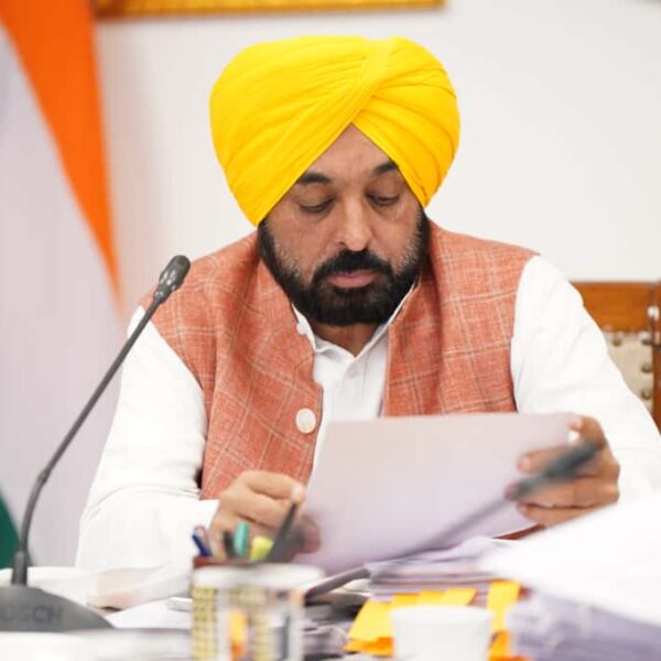 ਭਗਵੰਤ ਮਾਨ ਸਰਕਾਰ ਨੇ ‘ਨੌਕਰੀ ਮੰਗਣ ਵਾਲਿਆਂ’ ਨੂੰ ‘ਨੌਕਰੀ ਦੇਣ ਵਾਲਿਆਂ’ ਵਿੱਚ ਬਦਲਿਆ; ਚੰਡੀਗੜ੍ਹ ਵਿਖੇ ਪਹਿਲੇ 2-ਰੋਜ਼ਾ ਵਿਦਿਆਰਥੀ ਉੱਦਮੀ ਕੈਂਪ ਦੀ ਕੀਤੀ ਸ਼ੁਰੂਆਤ