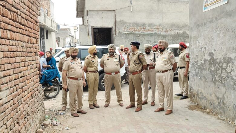 ‘ਯੁੱਧ ਨਸ਼ਿਆਂ ਵਿਰੁੱਧ’: ਸ੍ਰੀ ਮੁਕਤਸਰ ਸਾਹਿਬ ਵਿੱਚ ਨਸ਼ਾ ਤਸਕਰ ਵੱਲੋਂ ਗੈਰ ਕਾਨੂੰਨੀ ਤਰੀਕੇ ਨਾਲ ਬਣਾਈ ਇਮਾਰਤ ‘ਤੇ ਚੱਲਿਆ ਬੁਲਡੋਜ਼ਰ