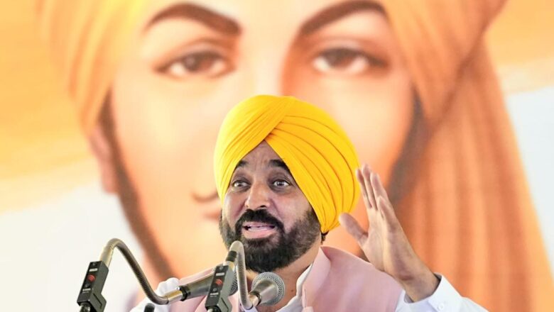 ਸਿਆਸਤਦਾਨਾਂ ਨੇ ਆਪਣੇ ਆਗੂਆਂ ਦੇ ਨਾਮ ’ਤੇ ਸ਼ਾਨਦਾਰ ਯਾਦਗਾਰਾਂ ਬਣਾਈਆਂ, ਪਰ ਸ਼ਹੀਦ-ਏ-ਆਜ਼ਮ ਭਗਤ ਸਿੰਘ ਨੂੰ ਅੱਖੋਂ ਪਰੋਖੇ ਕੀਤਾ: ਮੁੱਖ ਮੰਤਰੀ ਭਗਵੰਤ ਸਿੰਘ ਮਾਨ