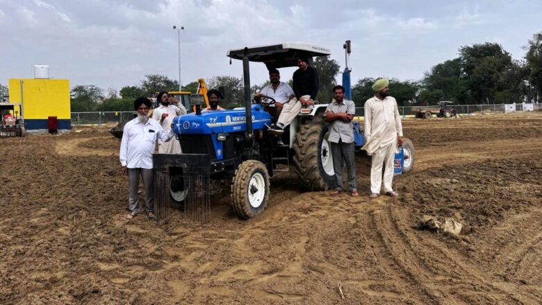 ਪਿੰਡ ਦਸੌਦਾ ਸਿੰਘ ਵਾਲਾ ਵਿੱਚ ਮਾਡਲ ਪਲੇਅ ਗਰਾਊਂਡ ਦੇ ਨਿਰਮਾਣ ਕਾਰਜ ਦੀ ਰਸਮੀ ਸ਼ੁਰੂਆਤ