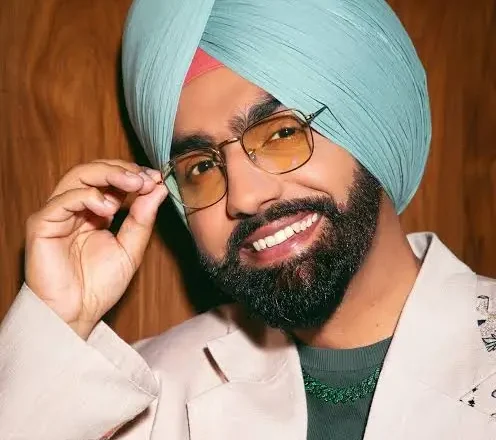 ਜੰਗ ਵਿੱਚ ਫਸਿਆ ਗਾਇਕ ਐਮੀ ਵਿਰਕ ਦਾ ਪਰਿਵਾਰ, ਪੋਸਟ ਸਾਂਝੀ ਕਰ ਭਾਵੁਕ ਹੋਇਆ ਸਟਾਰ, ਬੋਲਿਆ-ਮੇਰੀ 6 ਸਾਲ ਦੀ ਧੀ…