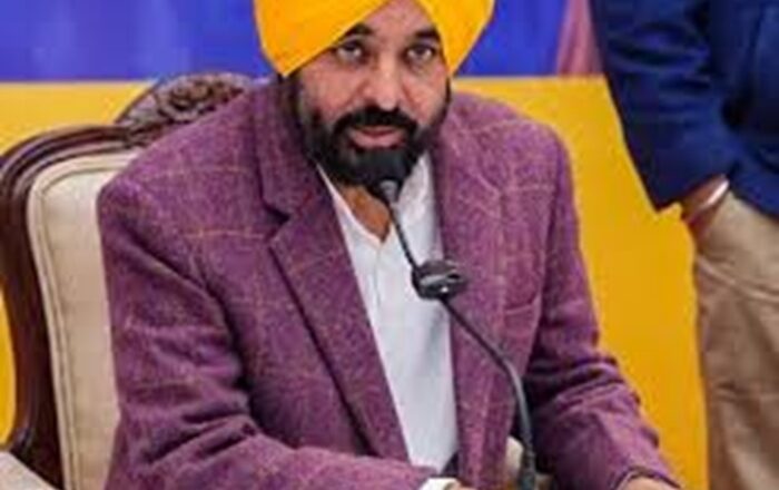 ਪੰਜਾਬ ਸਰਕਾਰ ਨੇ ਮੱਧ ਪੂਰਬੀ ਤਣਾਅ ਕਾਰਨ ਉੱਥੇ ਫਸੇ ਪੰਜਾਬੀਆਂ ਲਈ 24×7 ਹੈਲਪਲਾਈਨ ਜਾਰੀ ਕੀਤੀ, ਪੂਰੇ ਸਹਿਯੋਗ ਦਾ ਭਰੋਸਾ ਦਿੱਤਾ: ਮੁੱਖ ਮੰਤਰੀ ਭਗਵੰਤ ਸਿੰਘ ਮਾਨ