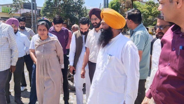 ਵਿਧਾਇਕ ਜਸਵੀਰ ਸਿੰਘ ਰਾਜਾ ਗਿੱਲ ਨੇ ਕਣਕ ਦੀ ਖ਼ਰੀਦ ਕਰਵਾਈ ਸ਼ੁਰੂ