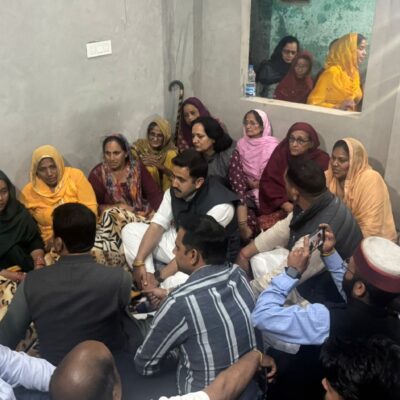 लोक निर्माण मंत्री विक्रमादित्य सिंह ने सरकाघाट में पीड़ित परिवार को बंधाया ढाढस