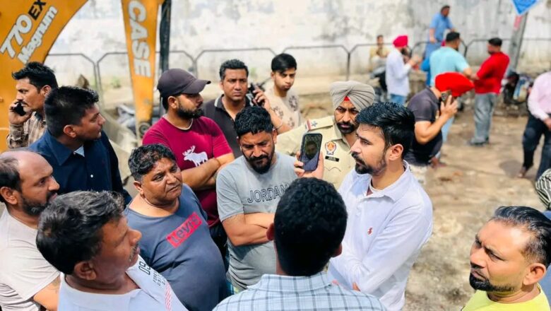 ਵਿਧਾਇਕ ਸ਼ੈਰੀ ਕਲਸੀ ਦੀ ਅਗਵਾਈ ਹੇਠ ਜੋਗੀਆਂ ਮੁਹੱਲਾ ਵਿਖੇ ਸੜਕਾਂ ਦੇ ਨਿਰਮਾਣ ਦੇ ਕੰਮ ਜੰਗੀ ਪੱਧਰ ‘ਤੇ ਜਾਰੀ