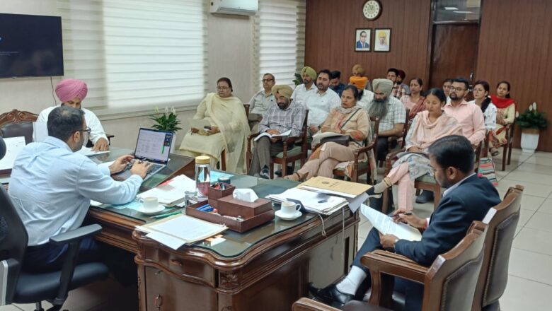 *ਡਿਪਟੀ ਕਮਿਸ਼ਨਰ ਵਲੋਂ ਮਹੀਨਾਵਾਰ ਮੀਟਿੰਗ ਦੌਰਾਨ ਸਿਹਤ ਸੇਵਾਵਾਂ ਦਾ ਜਾਇਜ਼ਾ