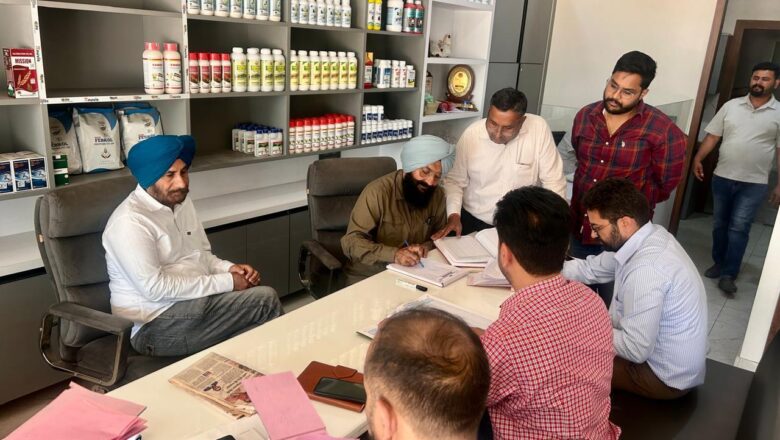 ਯੂਰੀਆ ਅਤੇ ਡੀ.ਏ..ਪੀ. ਖਾਦਾਂ ਦੀ ਕਾਲਾ ਬਾਜਾਰੀ ਨੂੰ ਰੋਕਣ ਲਈ ਅਚਨਚੇਤ ਚੈਕਿੰਗ