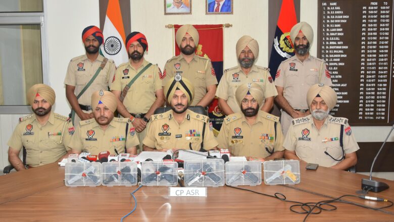 ਅੰਮ੍ਰਿਤਸਰ ਵਿੱਚ ਸਰਹੱਦ ਪਾਰੋਂ ਚੱਲ ਰਹੇ ਗੈਰ-ਕਾਨੂੰਨੀ ਹਥਿਆਰ ਤਸਕਰੀ ਮਾਡਿਊਲ ਨਾਲ ਜੁੜੇ ਤਿੰਨ ਵਿਅਕਤੀ ਕਾਬੂ; 6 ਪਿਸਤੌਲ ਬਰਾਮਦ