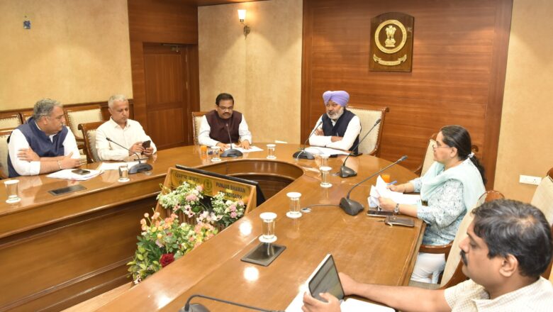 ਵਿੱਤ ਮੰਤਰੀ ਹਰਪਾਲ ਸਿੰਘ ਚੀਮਾ ਵੱਲੋਂ ਰੰਗਲਾ ਪੰਜਾਬ ਵਿਕਾਸ ਸਕੀਮ ਦੇ ਪਹਿਲੇ ਪੜਾਅ ਦੇ ਵਿਕਾਸ ਕਾਰਜ ਮੁਕੰਮਲ ਕਰਨ ਲਈ 15 ਮਈ ਦੀ ਸਮਾਂ-ਸੀਮਾ ਤੈਅ