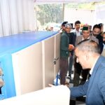 किन्नौर जिले के टापरी में मुख्यमंत्री ने भू-तापीय ऊर्जा आधारित फल सुखाने की इकाई का निरीक्षण किया