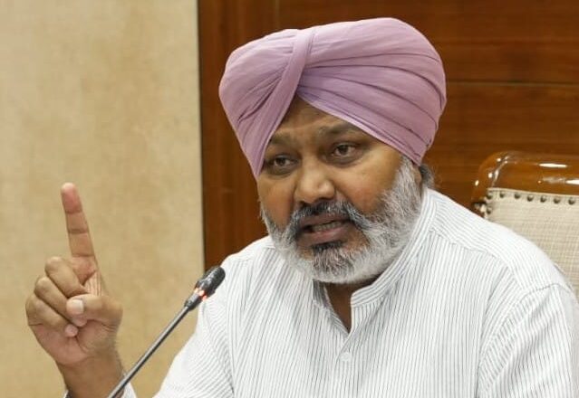 ਮੁੱਖ ਮੰਤਰੀ ਭਗਵੰਤ ਸਿੰਘ ਮਾਨ 6 ਅਪ੍ਰੈਲ ਨੂੰ ਪੀ.ਆਰ.ਟੀ.ਸੀ. ਦੀਆਂ 100 ਨਵੀਆਂ ਬੱਸਾਂ ਨੂੰ ਦਿਖਾਉਣਗੇ ਹਰੀ ਝੰਡੀ, ਪੰਜਾਬ ਦੇ ਜਨਤਕ ਟਰਾਂਸਪੋਰਟ ਨੂੰ ਆਧੁਨਿਕ ਬਣਾਉਣ ਵੱਲ ਵੱਡਾ ਕਦਮ