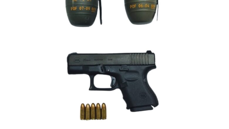 ਪਾਕਿਸਤਾਨ ਇੰਟੈਲੀਜੈਂਸ ਆਪਰੇਟਿਵਜ਼ ਦੁਆਰਾ ਚਲਾਏ ਜਾ ਰਹੇ ਆਈ.ਐਸ.ਆਈ-ਦੀ ਹਮਾਇਤ ਵਾਲੇ ਅੱਤਵਾਦੀ ਮਾਡਿਊਲ ਦਾ ਪਰਦਾਫਾਸ਼; ਦੋ ਹੈਂਡ ਗ੍ਰਨੇਡ, ਇੱਕ ਗਲੌਕ ਪਿਸਤੌਲ ਸਮੇਤ ਤਿੰਨ ਗ੍ਰਿਫ਼ਤਾਰ