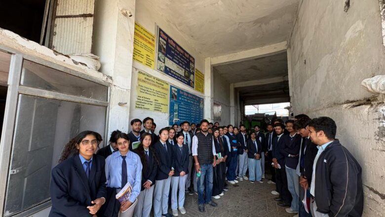 शैक्षणिक भ्रमण के तहत छात्रों ने जानी मशरूम उत्पादन की बारीकियां