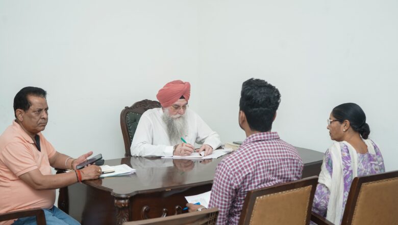 ‘ਮਾਵਾਂ-ਧੀਆਂ ਸਤਿਕਾਰ ਯੋਜਨਾ’ ਦੀ ਰਜਿਸਟ੍ਰੇਸ਼ਨ ਪ੍ਰਕਿਰਿਆ ਤੇਜ਼ ਕਰਨ ਲਈ ਮੀਟਿੰਗ ਆਯੋਜਿਤ: ਸਪੀਕਰ ਸੰਧਵਾਂ