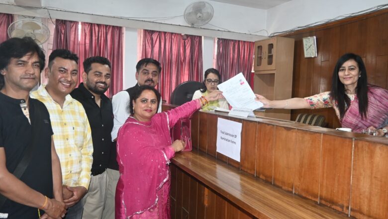 नगर निगम मंडी चुनाव: नामांकन के तीसरे व अंतिम दिन 43 नामांकन पत्र दाखिल
