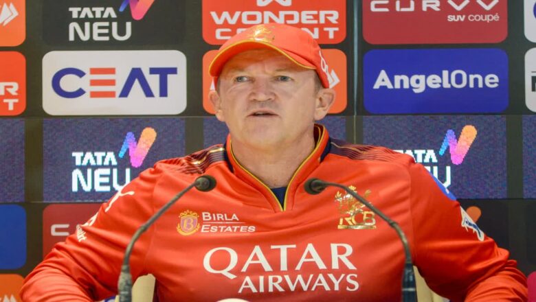 RCB ਕੋਚ ਐਂਡੀ ਫਲਾਵਰ ਨੂੰ ਲੱਗਿਆ ਜ਼ੁਰਮਾਨਾ, MI ਦੇ ਖ਼ਿਲਾਫ਼ ਮੈਚ ਦੌਰਾਨ ਕੀਤੀ ਸੀ ਇਹ ਵੱਡੀ ਗਲਤੀ