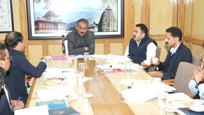 मुख्यमंत्री ने सब्जी मंडी शिमला में निर्मित होने वाले व्यावसायिक परिसर की समीक्षा की