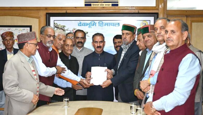 मुख्यमंत्री से हिमाचल प्रदेश पेंशनर्स जॉइंट फ्रंट ने की भेंट