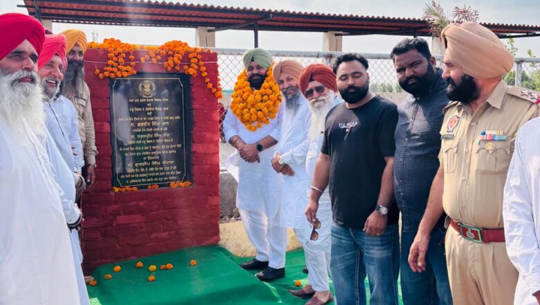 ਵਿਧਾਇਕ ਗੁਰਦੀਪ ਸਿੰਘ ਰੰਧਾਵਾ ਨੇ ਪਿੰਡ ਦੁਲਾ ਨੰਗਲ ਵਿਖੇ ਖੇਡ ਮੈਦਾਨ ਦਾ ਉਦਘਾਟਨ ਕੀਤਾ