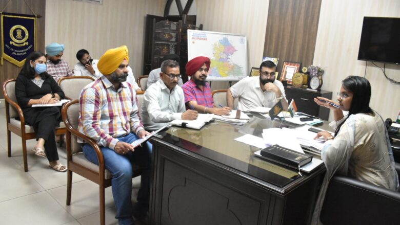 ਵਧੀਕ ਡਿਪਟੀ ਕਮਿਸ਼ਨਰ ਵੱਲੋਂ ਪਿੰਡਾਂ ’ਚ ਚੱਲ ਰਹੇ ਸੈਨੀਟੇਸ਼ਨ ਤੇ ਕੂੜਾ ਪ੍ਰਬੰਧਨ ਪ੍ਰਾਜੈਕਟਾਂ ਦੀ ਸਮੀਖਿਆ