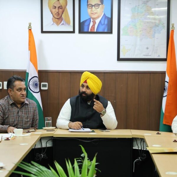 ਸਥਾਨਕ ਸਰਕਾਰਾਂ ਮੰਤਰੀ ਹਰਜੋਤ ਸਿੰਘ ਬੈਂਸ ਵੱਲੋਂ ਟ੍ਰਾਈਸਿਟੀ ਨਾਲ ਲਗਦੇ ਕਸਬਿਆਂ ਵਿੱਚ ਸ਼ਹਿਰੀ ਬੁਨਿਆਦੀ ਢਾਂਚੇ ਸਬੰਧੀ ਵੱਖ-ਵੱਖ ਪ੍ਰਾਜੈਕਟਾਂ ਦਾ ਐਲਾਨ; ਵਿਕਾਸ ਕਾਰਜਾਂ ਦੀ ਹਫ਼ਤਾਵਾਰੀ ਸਮੀਖਿਆ ਦੇ ਨਿਰਦੇਸ਼