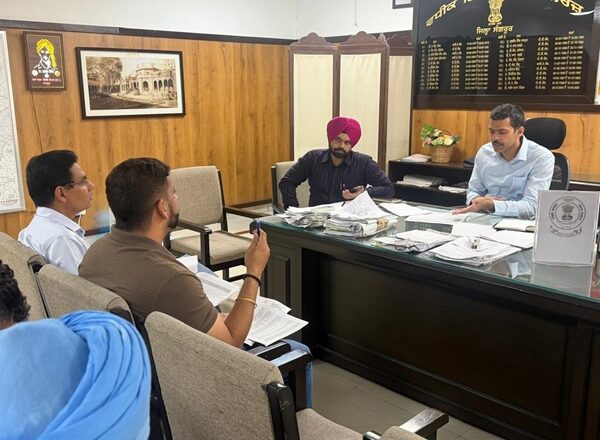 ‘ਯੁੱਧ ਨਸ਼ਿਆਂ ਵਿਰੁੱਧ’ ਮੁਹਿੰਮ ਤਹਿਤ ਨਸ਼ਾ ਪ੍ਰਭਾਵਿਤ ਹੌਟਸਪੌਟ ਖੇਤਰਾਂ ਦੇ ਸੁਧਾਰ ਤੇ ਮੁੜ ਸੁਰਜੀਤੀ ਲਈ ਜ਼ਿਲ੍ਹਾ ਪ੍ਰਸ਼ਾਸਨ ਸੰਗਰੂਰ ਵੱਲੋਂ ਵਿਸ਼ੇਸ਼ ਪਹਿਲਕਦਮੀ
