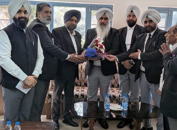 ਜ਼ਿਲ੍ਹਾ ਬਾਰ ਐਸੋਸੀਏਸ਼ਨ ਵੱਲੋਂ ਜ਼ਿਲ੍ਹਾ ਤੇ ਸੈਸ਼ਨ ਜੱਜ ਸ. ਹਰਜੀਤ ਸਿੰਘ ਖਾਲਸਾ ਦਾ ਰਸਮੀ ਸਵਾਗਤ ਕੀਤਾ ਗਿਆ 