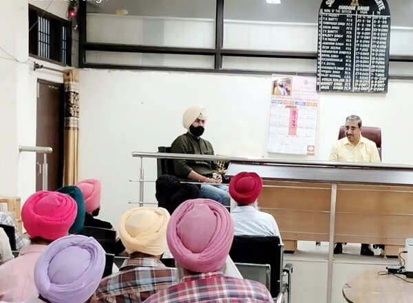 ਪਰਾਲੀ ਨੂੰ ਅੱਗ ਲਾਉਣ ਵਾਲੇ ਪੰਜ ਕਿਸਾਨਾਂ ਖ਼ਿਲਾਫ਼ ਪਰਚੇ ਦਰਜ