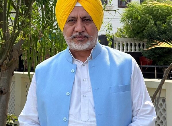 ਅਕਾਲੀ ਦਲ (ਬਾਦਲ) ਦੇ ਆਗੂ ਸਿਕੰਦਰ ਸਿੰਘ ਮਲੂਕਾ ਨੇ ਪੰਜਾਬ ਦੀਆਂ ਮਾਵਾਂ-ਭੈਣਾਂ ਦਾ ਕੀਤਾ ਅਪਮਾਨ, ਕਿਹਾ— ਪੰਜਾਬ ਸਰਕਾਰ ‘ਸਨਮਾਨ ਰਾਸ਼ੀ’ ਨਾਲ ਉਨ੍ਹਾਂ ਨੂੰ ‘ਖਰੀਦਣਾ’ ਚਾਹੁੰਦੀ ਹੈ: ਬਲਤੇਜ ਪੰਨੂ